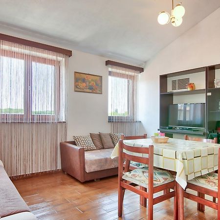 Apartment Maja Štinjan Екстериор снимка