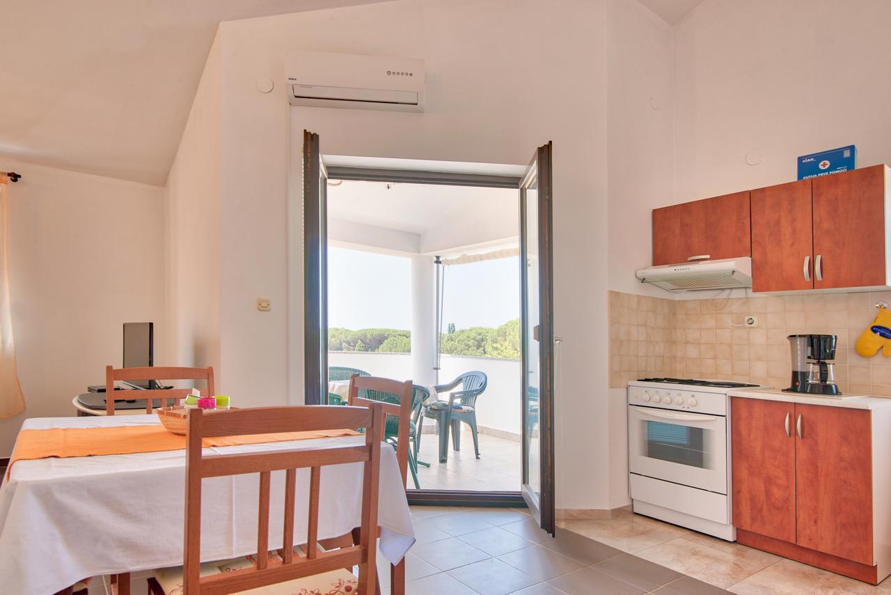 Apartment Maja Štinjan Екстериор снимка