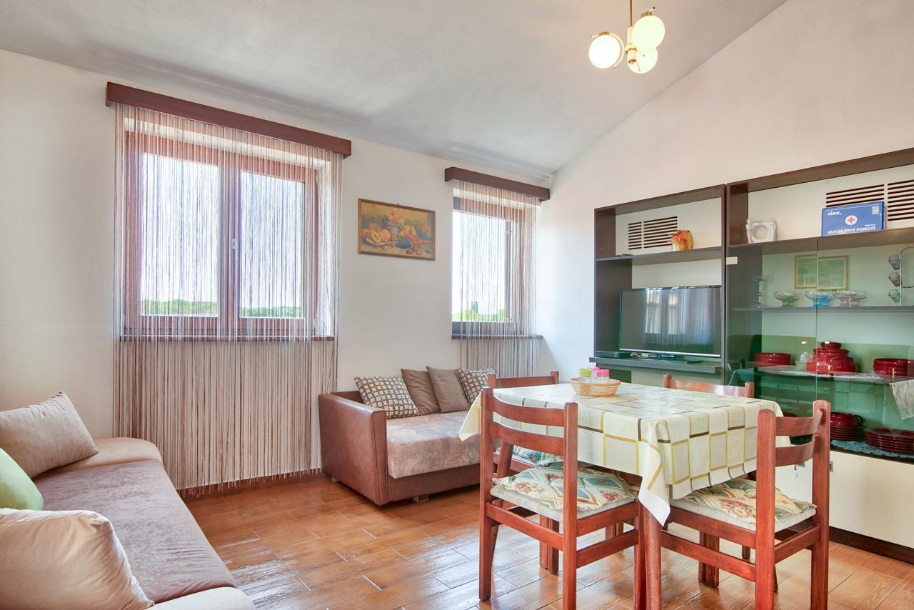Apartment Maja Štinjan Екстериор снимка