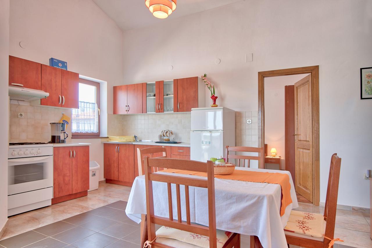 Apartment Maja Štinjan Екстериор снимка
