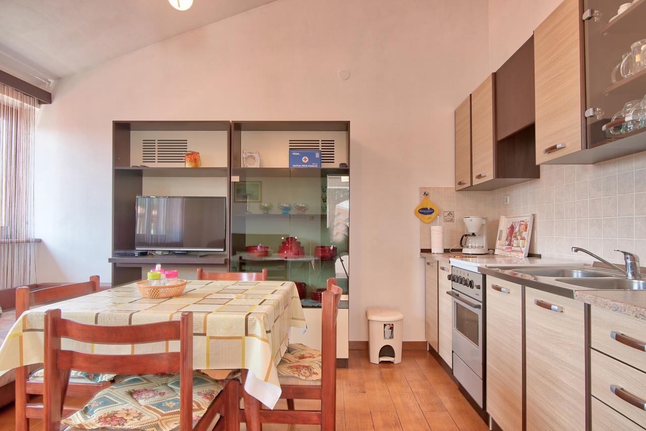 Apartment Maja Štinjan Екстериор снимка