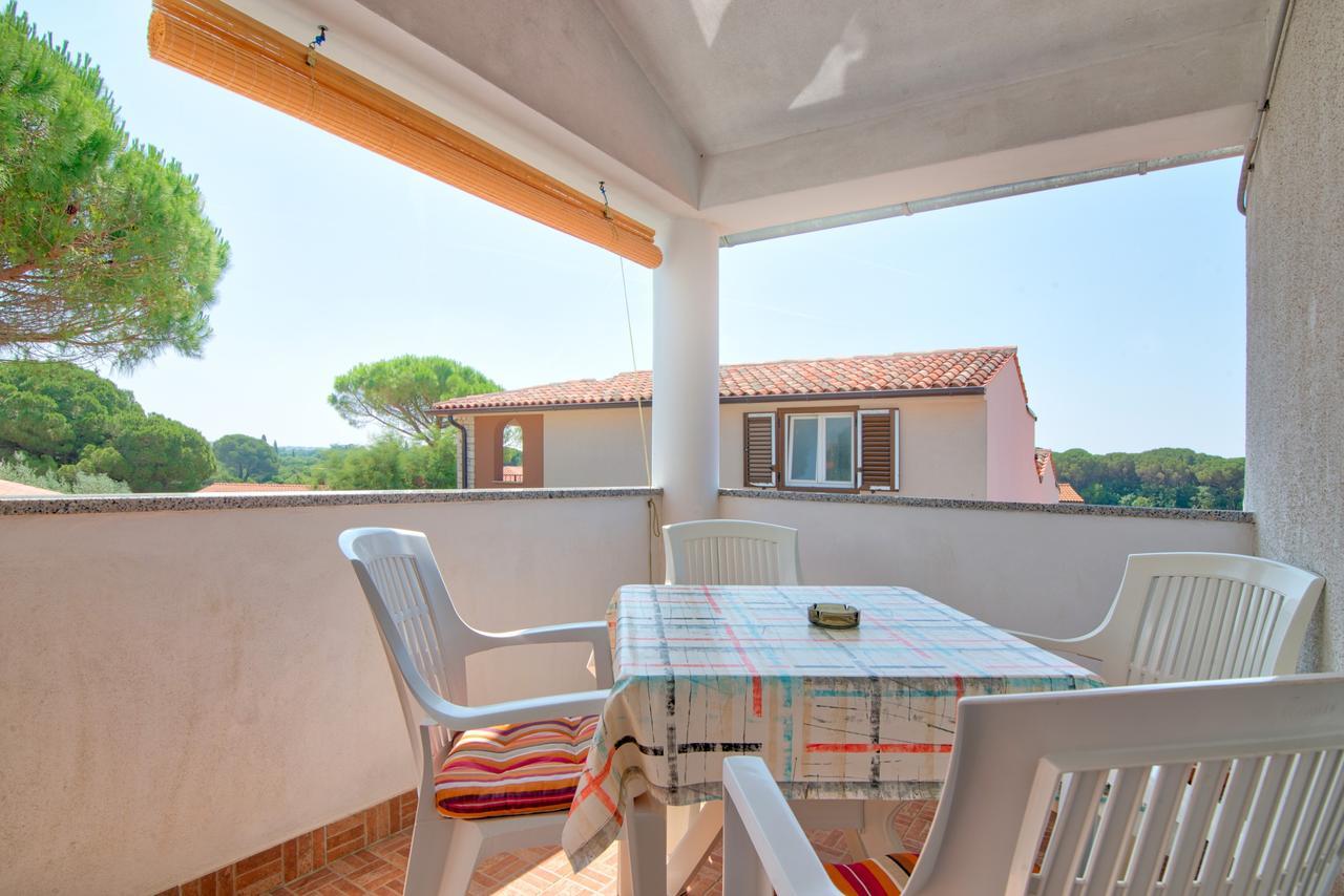 Apartment Maja Štinjan Екстериор снимка