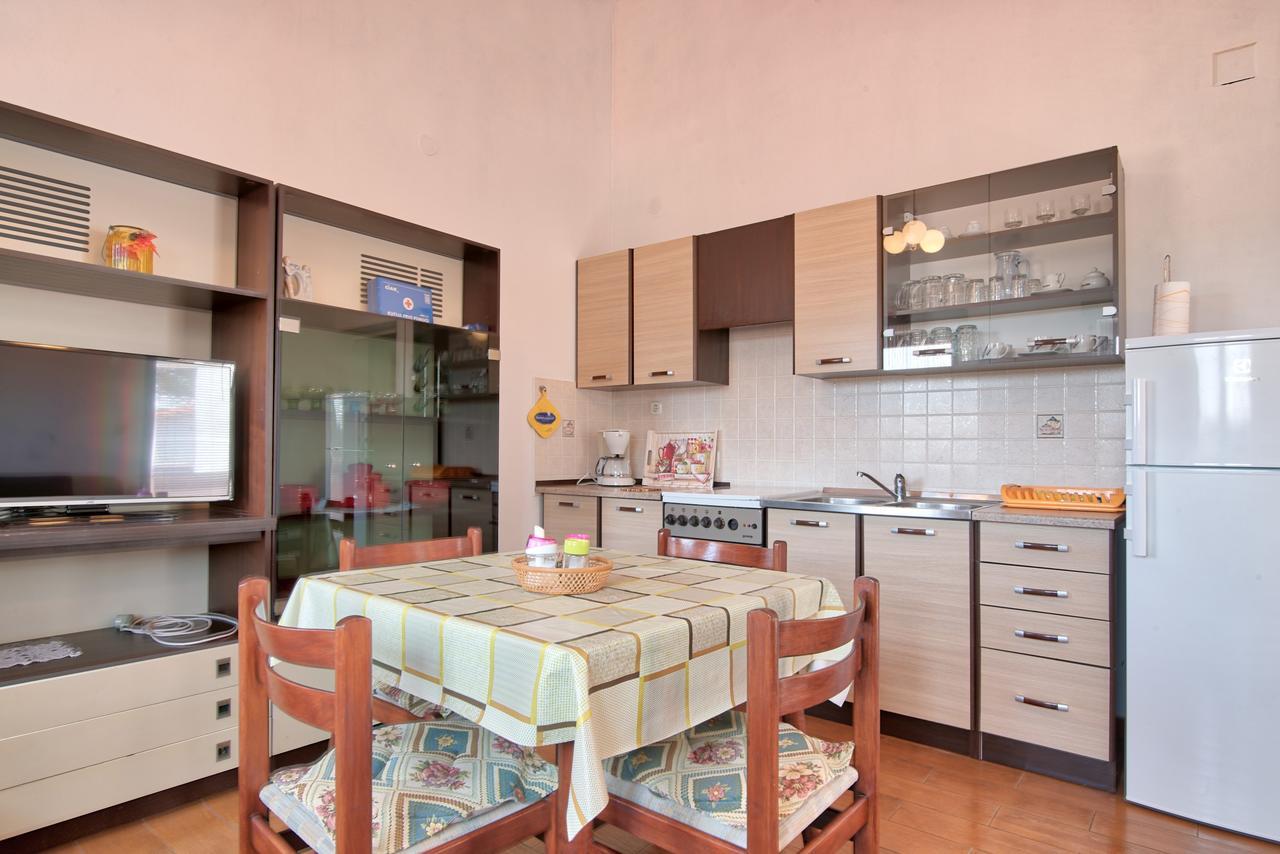 Apartment Maja Štinjan Екстериор снимка