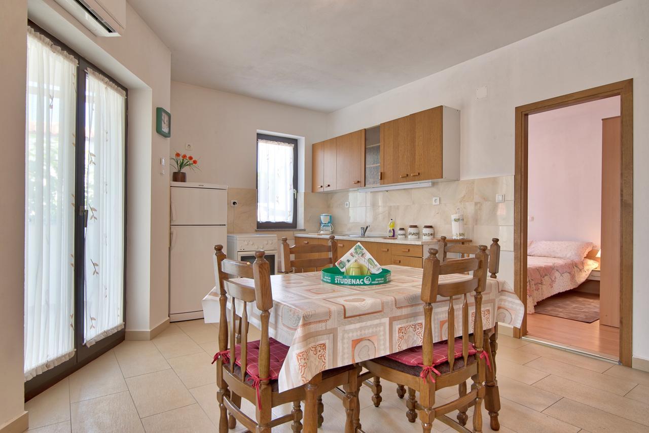 Apartment Maja Štinjan Екстериор снимка