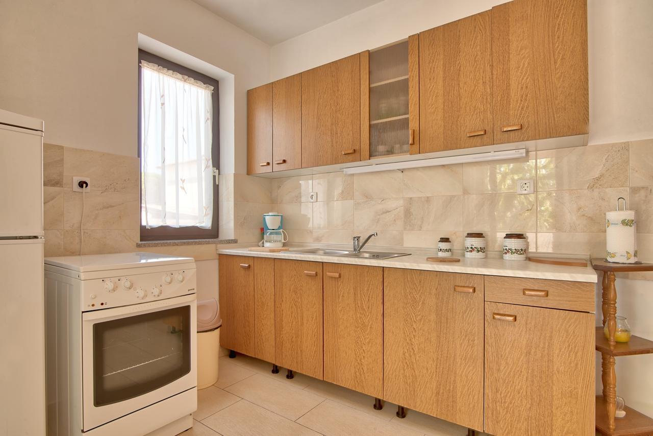 Apartment Maja Štinjan Екстериор снимка