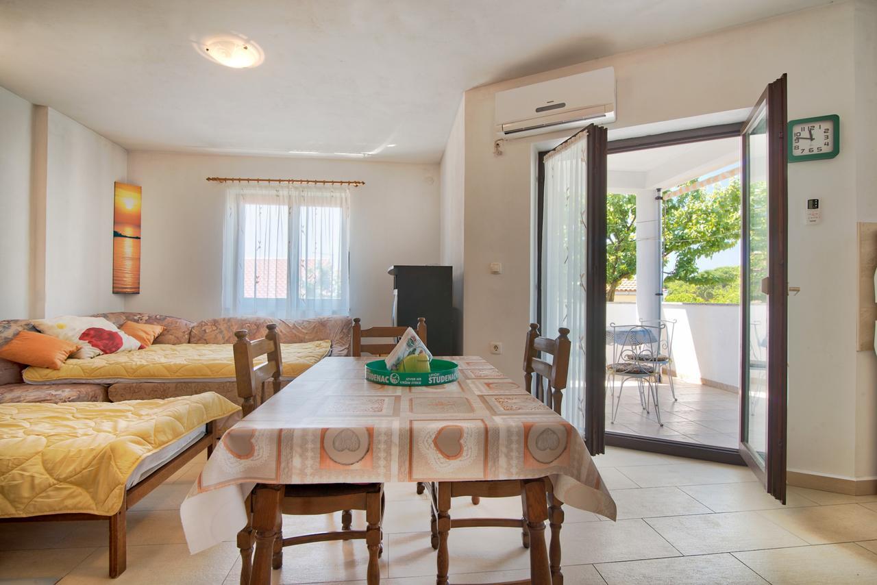 Apartment Maja Štinjan Екстериор снимка